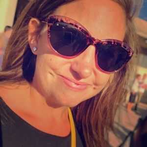 Meet your Posher, Athena